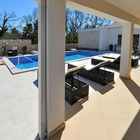 別荘 Beautiful In With Outdoor Swimming Pool, Wifi And 2 Bedrooms